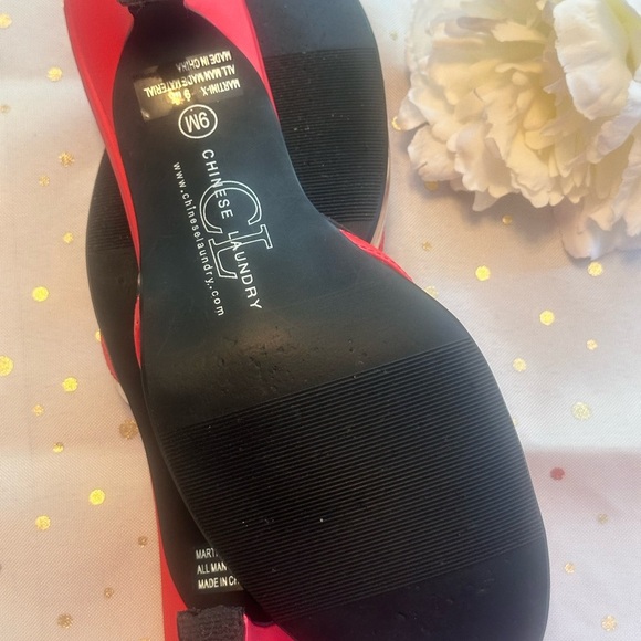 Chinese Laundry 2.5”heel Red bow dressy sandal. EUC..Size 9 - Picture 5 of 5